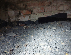 Zateplení stropu rodinného domu pomocí foukané izolace